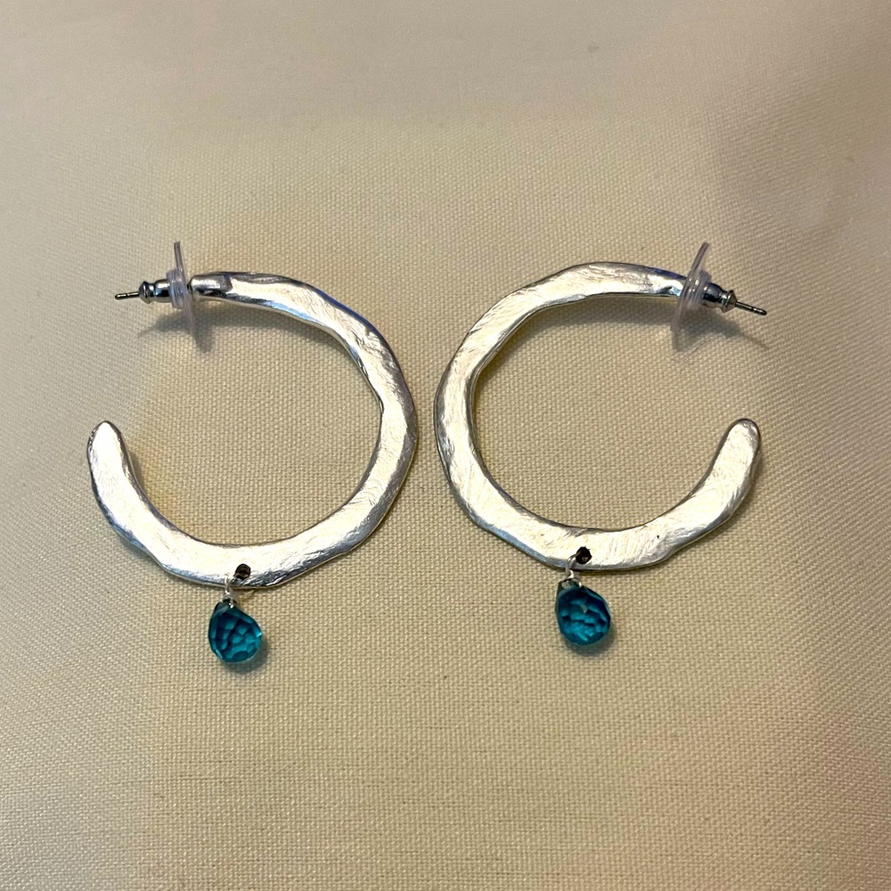 Elegant Silver Hoop Earrings with Blue Accent - Picture 2 of 16